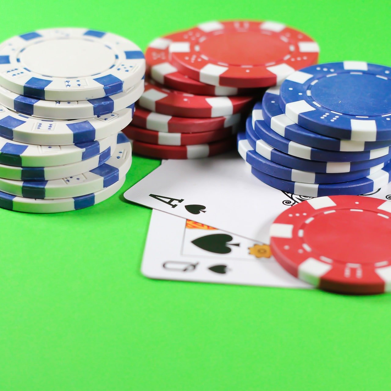 Caishen Wins slot interface showing five reels, paylines, bonus symbols, and bet controls